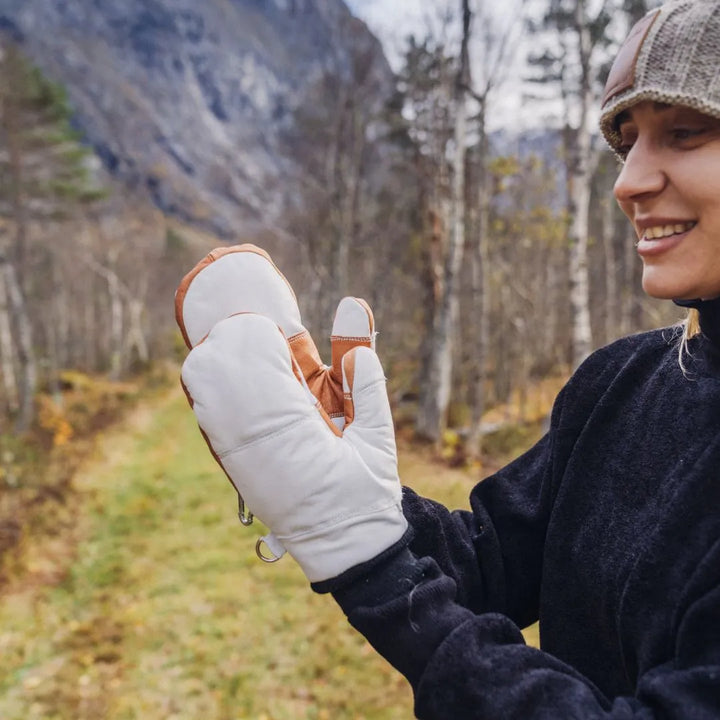 5280 Water Buffalo Leather Mitten - White, Gloves